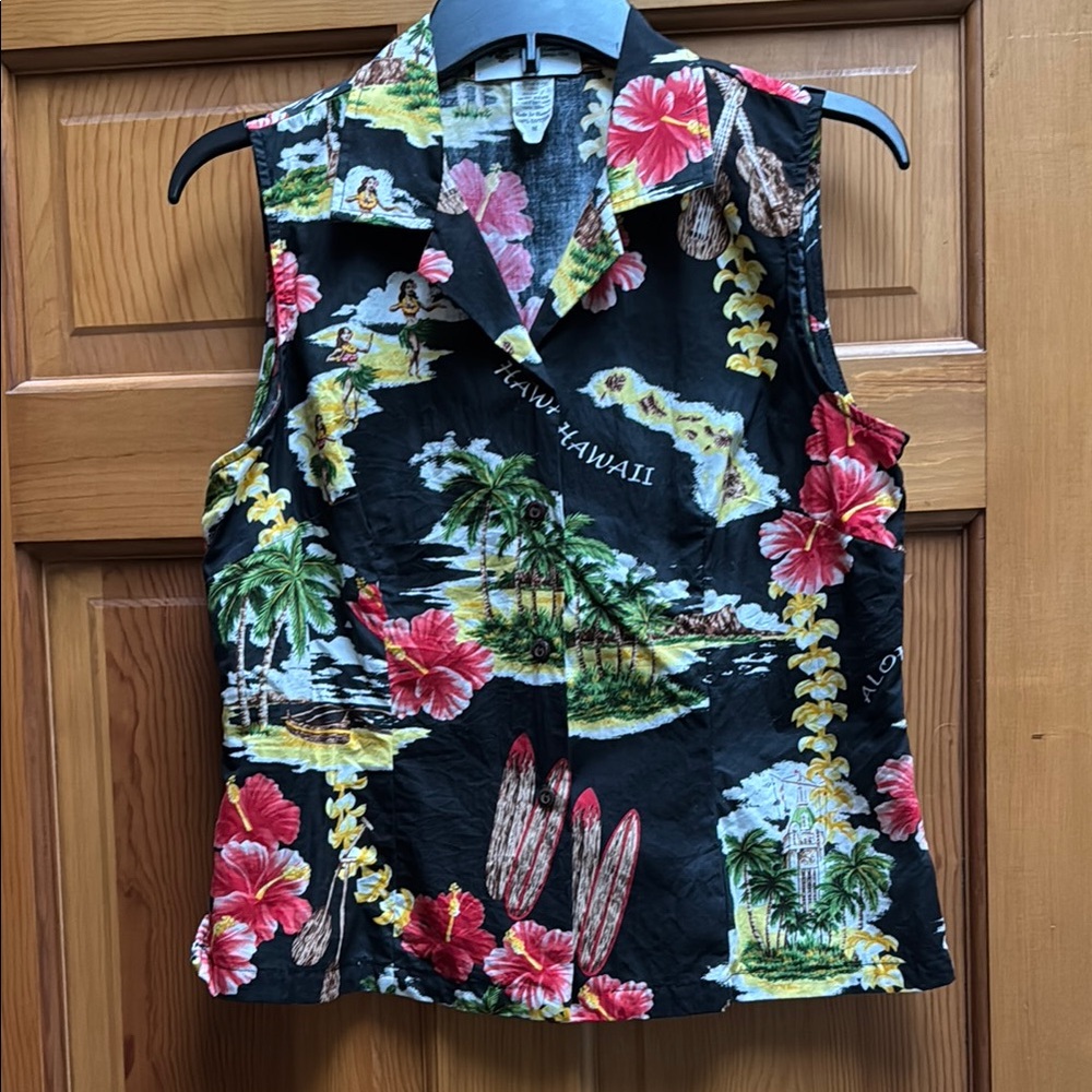 Hawaiian Black and Red Graphic Button Down Shirt with Notched Collar